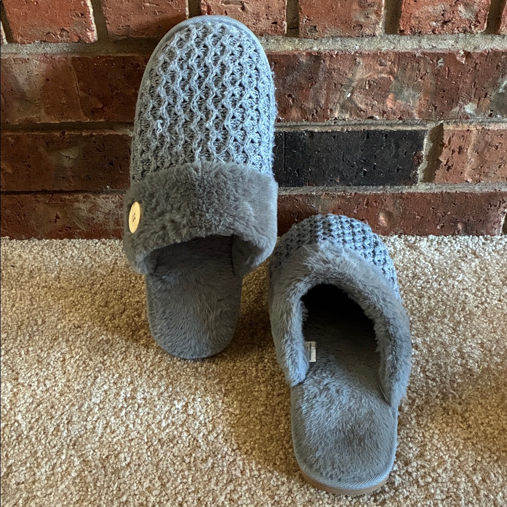 Kohl's Soft Gray Slippers - Picture 3 of 7